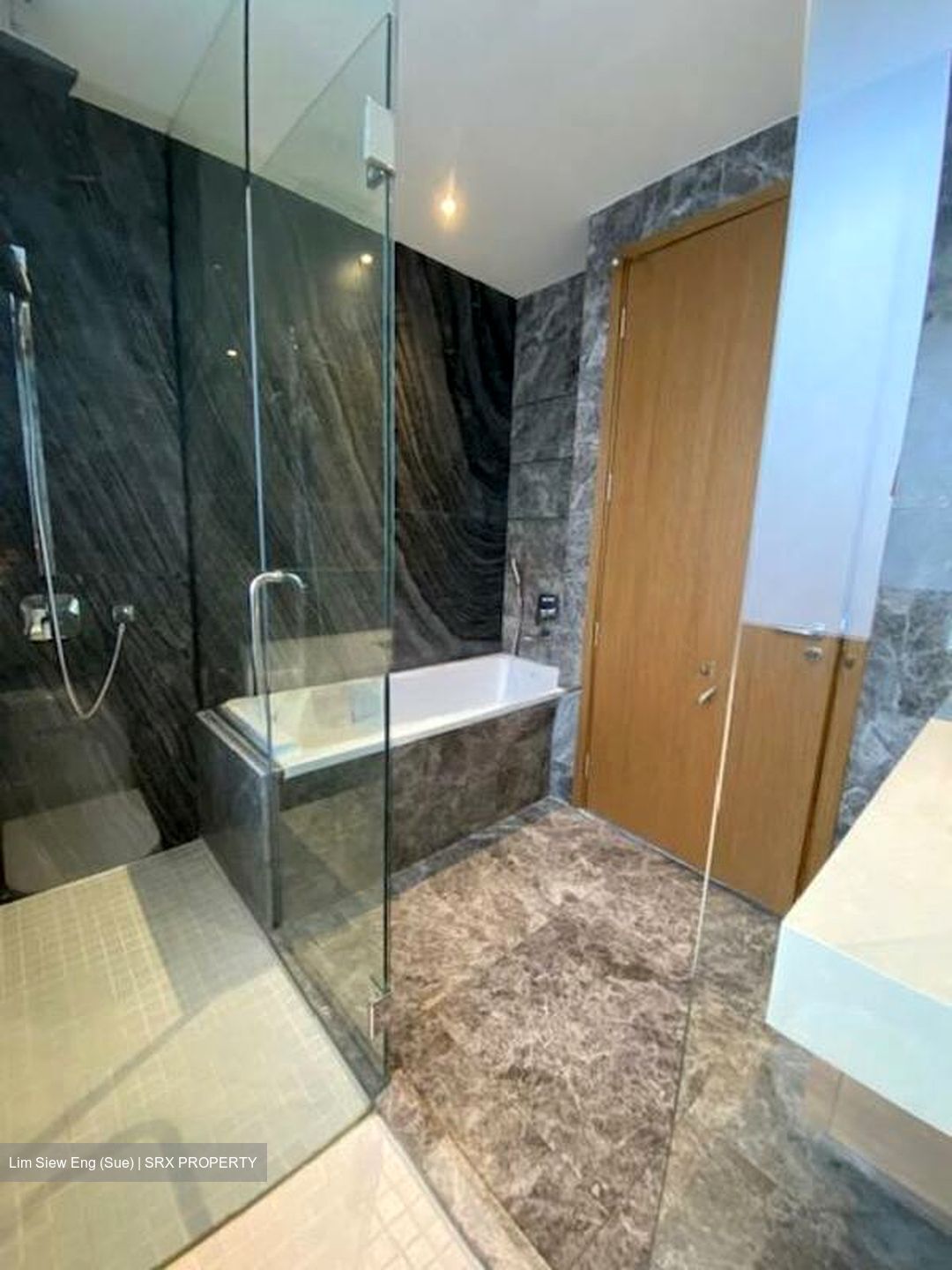 Sunrise Avenue (D28), Terrace #498017471